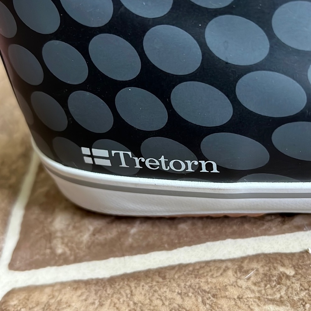 Rubber rain boots by Tretorn, size 9.5, like new condition.